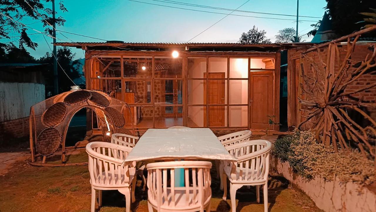 Lontart Guesthouse Nggorang ภายนอก รูปภาพ